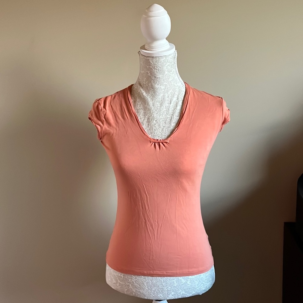 T Tahari coral Top